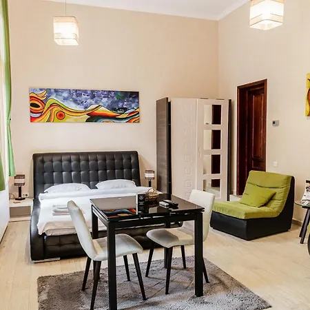 Select Center Apartment