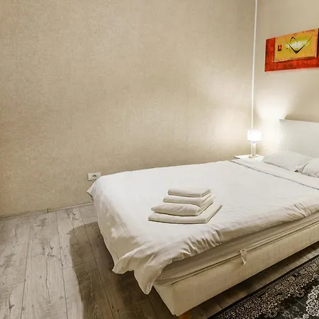 Select Center Apartment